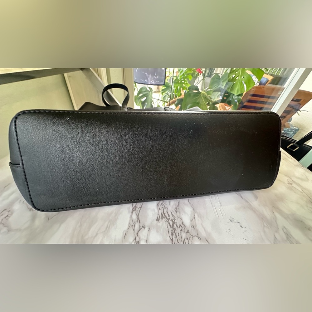 Away Longitude Tote - Picture 5 of 13